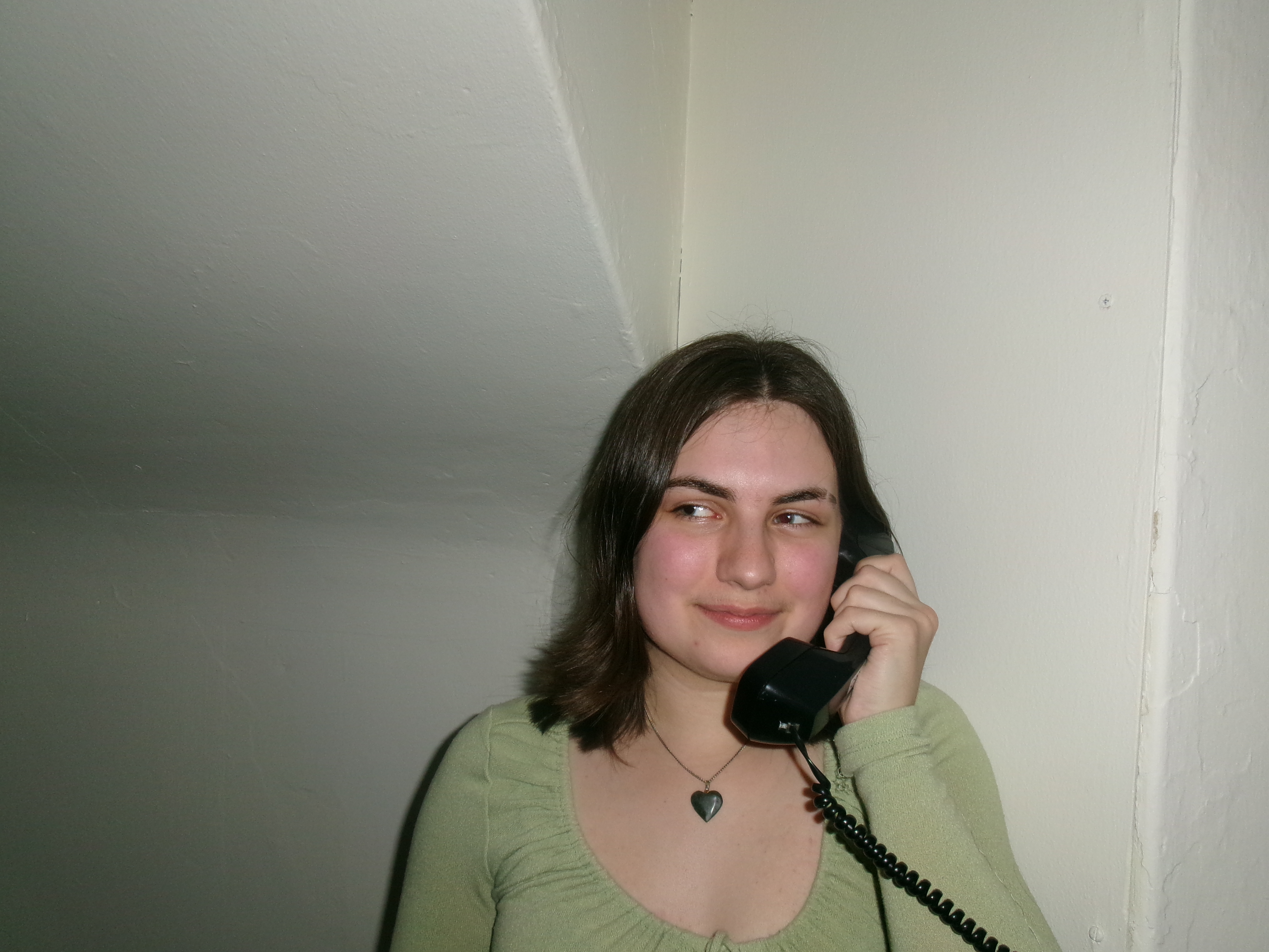 Clara holding a phone
